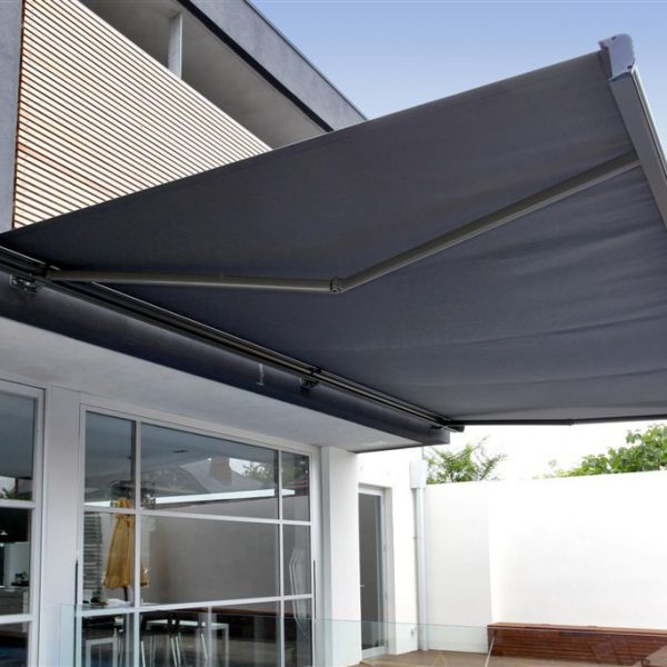 RETRACTABLE AWNINGS